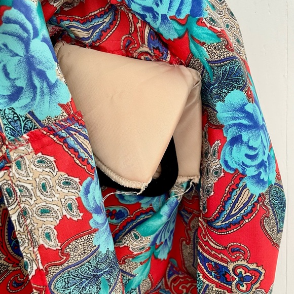 🎈🎈Notations Vintage Red Pattern Blouse - Picture 7 of 7